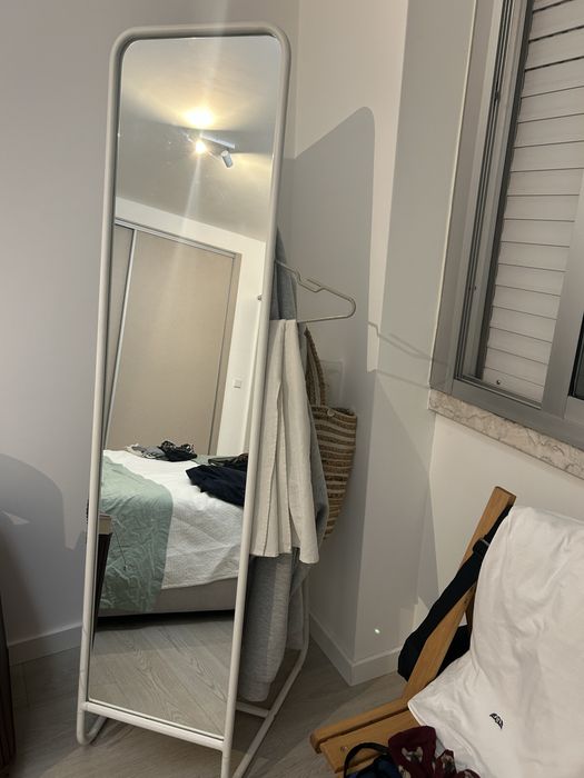 Espelho de pé branco Knapper IKEA