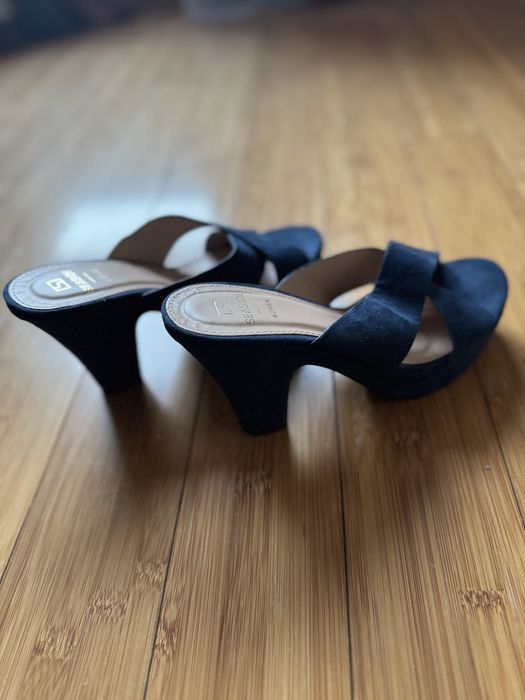 Sandálias azuis, Seaside