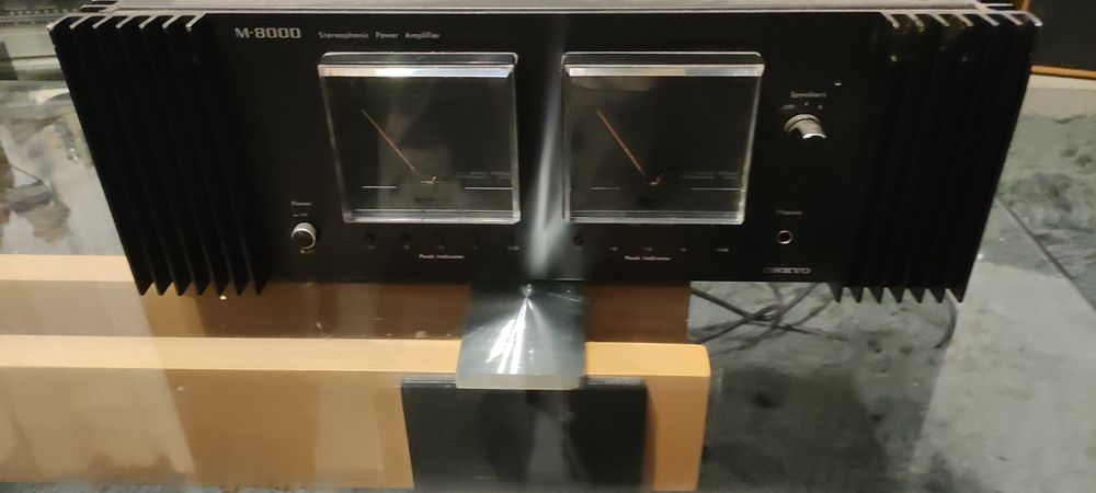 Onkyo M-8000 パワーアンプ 本体 ONKYO M-8000、アップグレード・チャレンジ : 音の牢獄