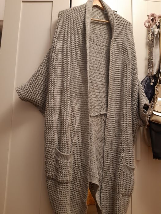 Szary dłuższy kardigan Made in Italy