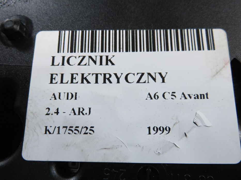 Licznik Audi A6 C5 Avant 2.4 - Arj