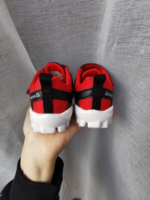 Buty Reebok czarno-czerwone