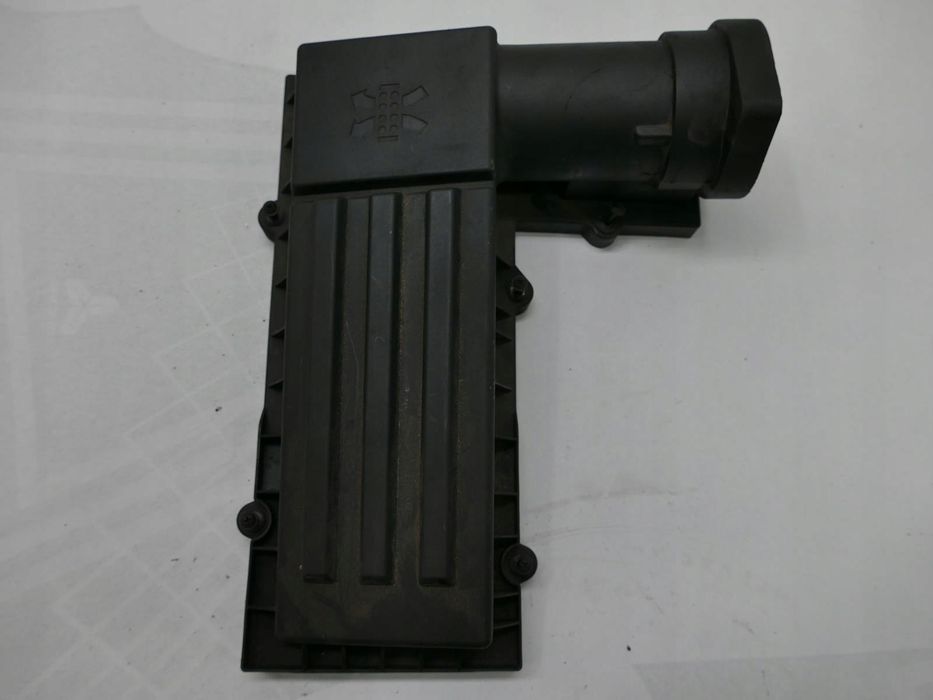 Корпус повітряного фільтра VW Tiguan 2.0 tfsi кришка верхня