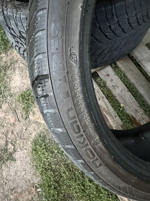 Шини зима 225/40 R19 Nokian резина майже нова
