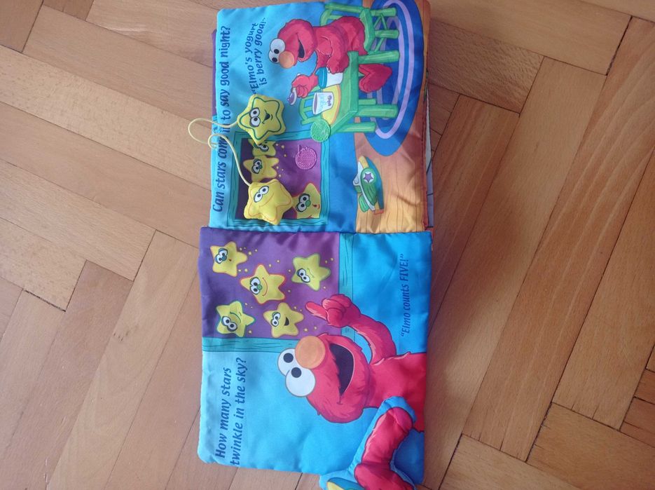 Książka sensoryczna dla dzieci Elmo miękka, piszcząca
