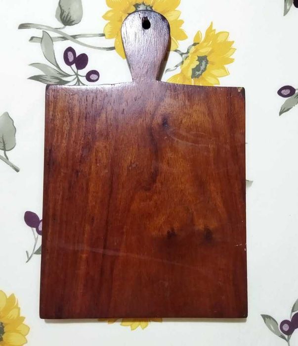 Tábua de cozinha com azulejo