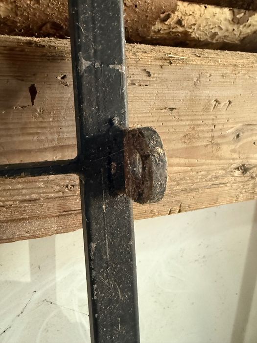 Krata stalowa na drzwi