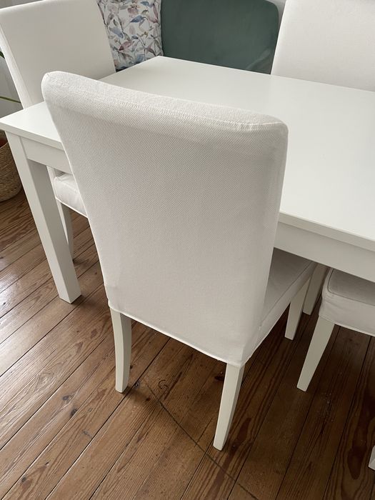 Conjunto de mesa extensivel e 4 cadeiras - HENRIKSDAL