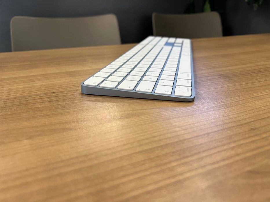 549-Apple Magic Keyboard Touch ID numeric keypad