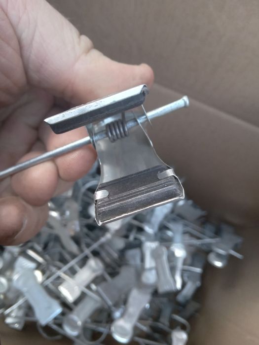 Прищепка брючная металлическая длина 250 мм  в наличии 150 шт