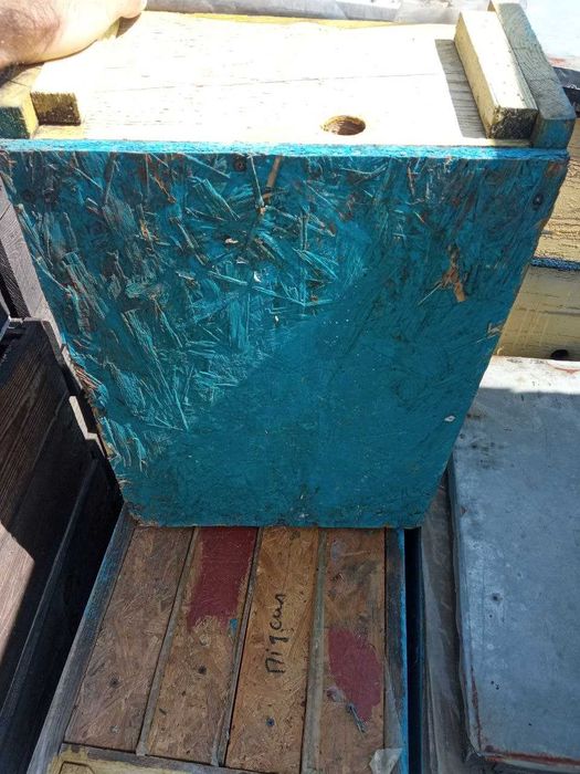 Нуклеуси 4-х місні на 145 рамку. По дві рамки відділення. Стан б/в.