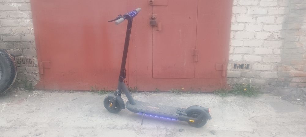 Електро самокат Inmotion
