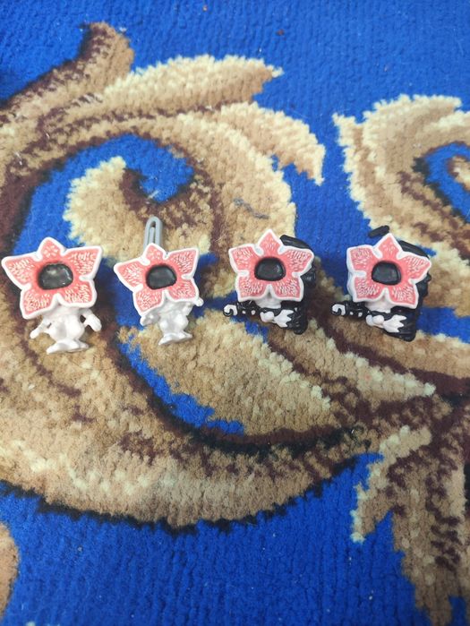 Продам фигурки Очень странные дела.