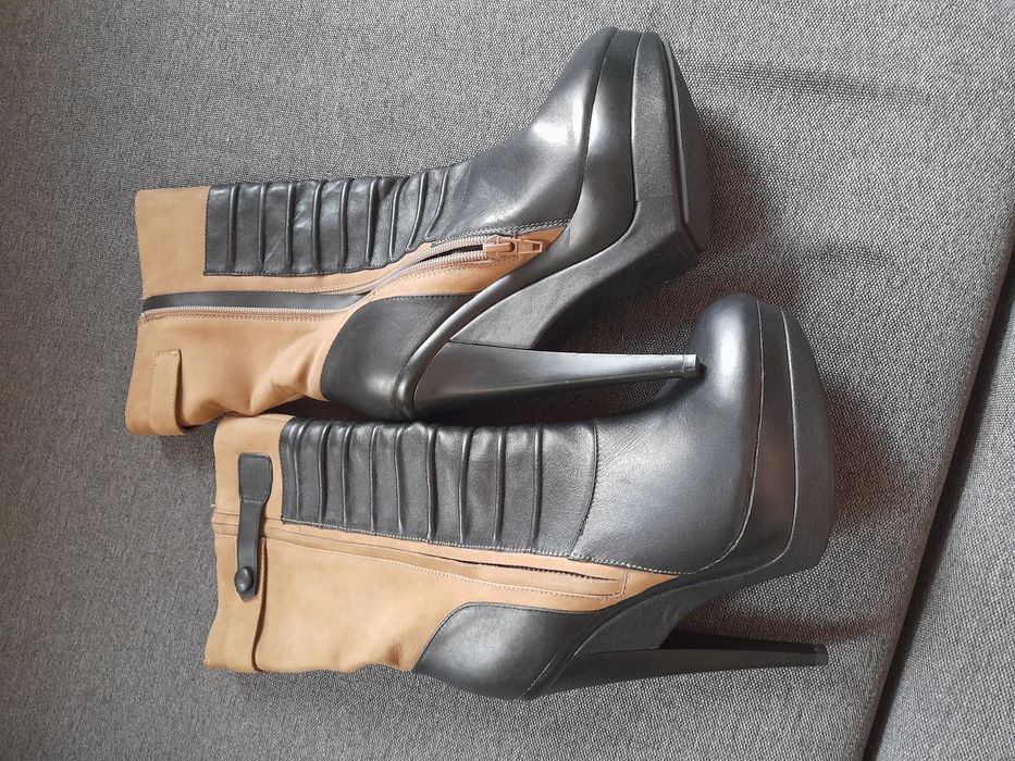 Сапожки на каблуке 35 р.