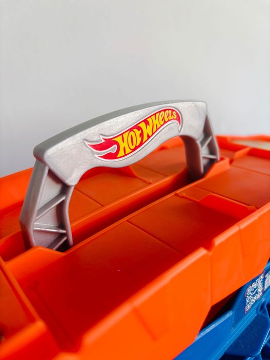 Hot Wheels T-Rex Transportador Gigante – Dinossauro com Pista