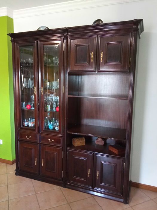 Armário de sala impecável