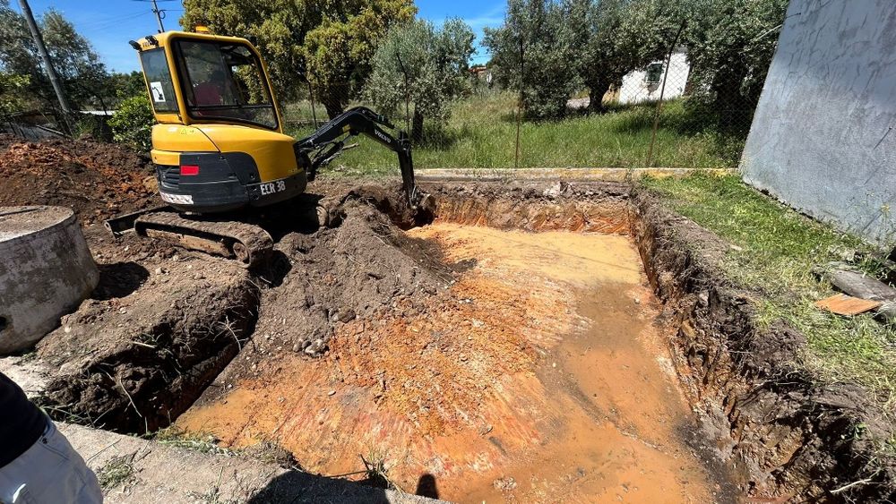 Serviços de mini-giratoria e pesado basculante