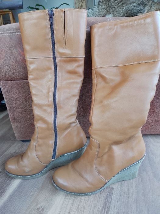 Kozaki skórzane rozm 40 na koturnie