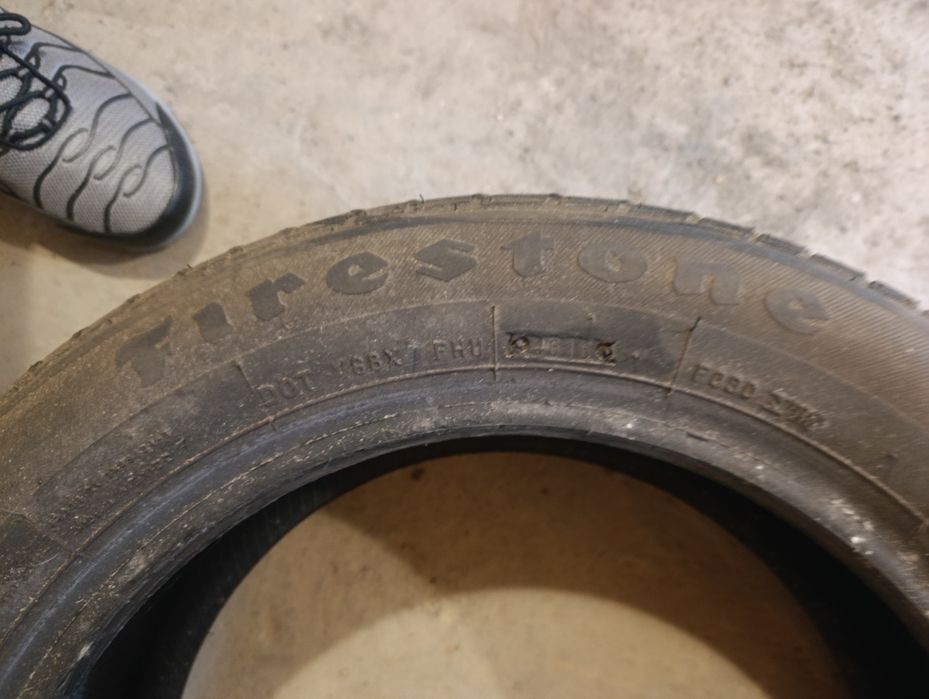 Продам 2 шини 185/55 R15 Firestone 2016 року