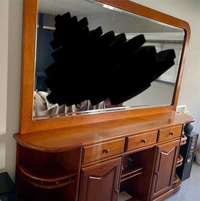 Aparador em madeira maçiça