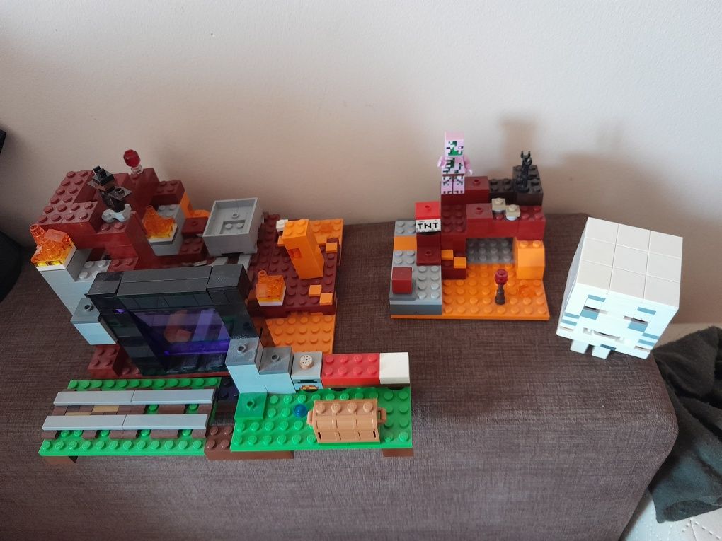 Lego minecraft hotsell 21143 cena