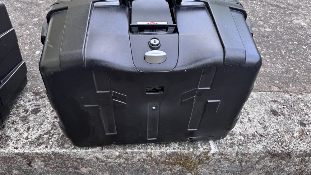 GIVI TREKKER LITE (• Top Case de 52 L + 2 malas laterais de 46 L) – CONJUNTO COMPLETO
