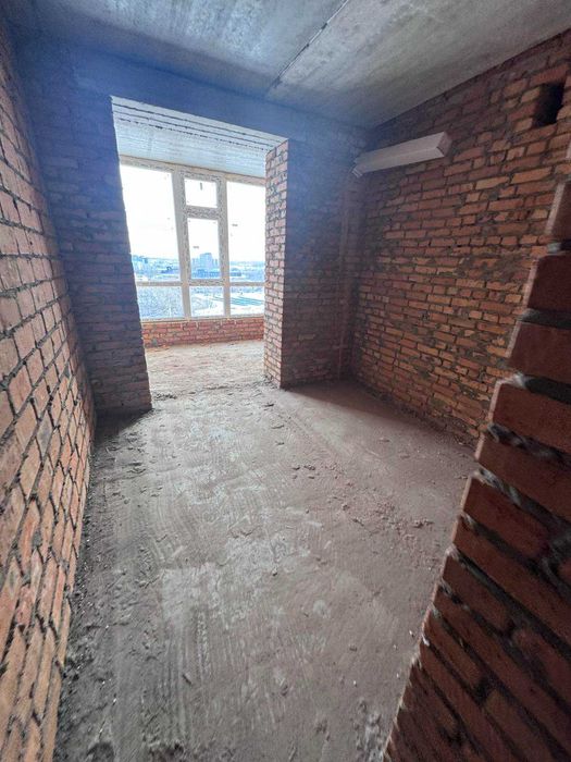 2к, Виставка , середній повер, зарічанська, ціна топ, оформлення за вл