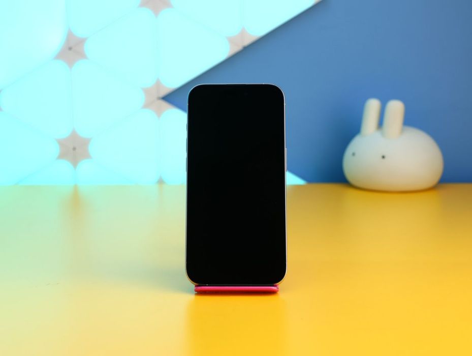 Смартфон Apple iPhone 15 Pro 256GB White (172839) Б/У З ГАРАНТІЄЮ