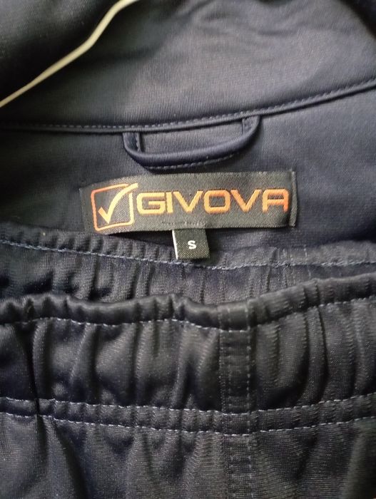 Спортивний костюмGIVOVA