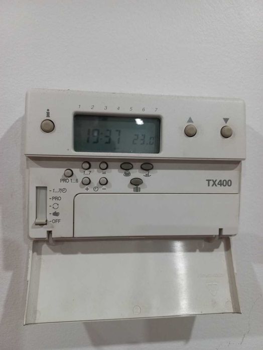 Caldeira ROCA aquecimento a gás água e radiadores