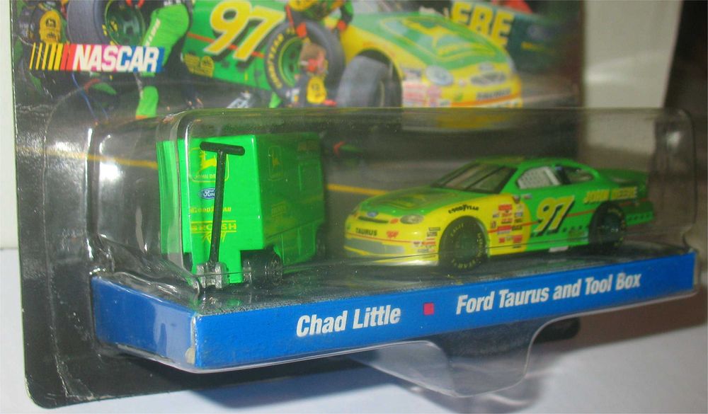 Hot Wheels - Ford Taurus Nascar "John Deere" - Chad Little (1998)