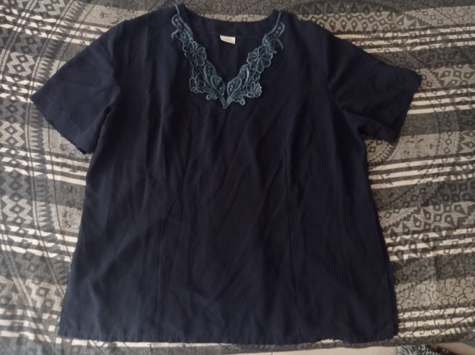 Várias camisolas tamanhos XL