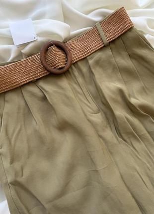 Стильные шорты с поясом zara
