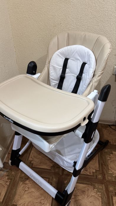 Стільчик для годування