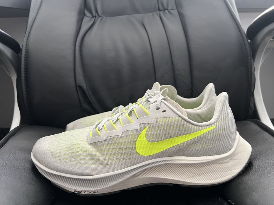 Nike Air Zoom Pegasus 37 Grey BQ9646-003 ОРИГІНАЛ Стан ЧУДОВИЙ