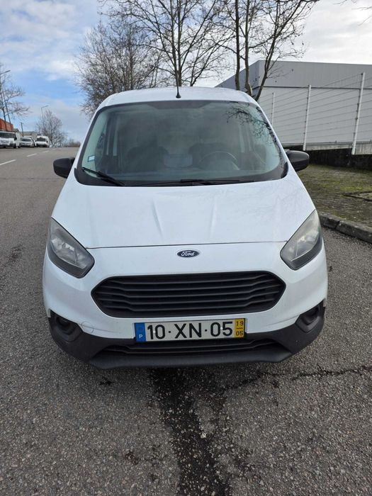 Ford Transit Courier comercial 100CV