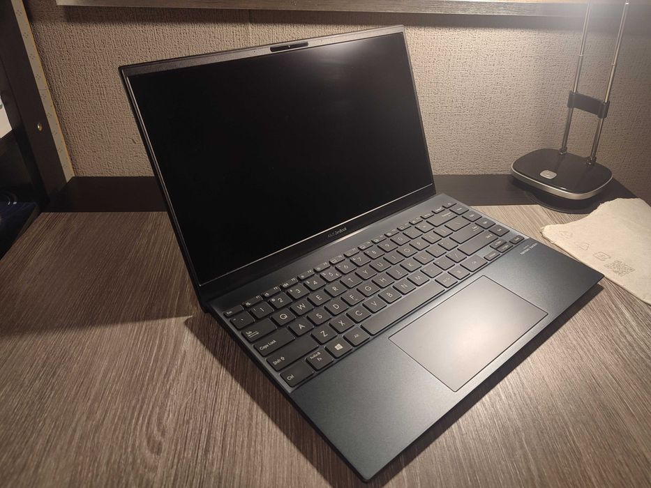 Asus ZenBook 14 AMD Ryzen 5 4500U / 16 GB RAM / 512 GB SSD