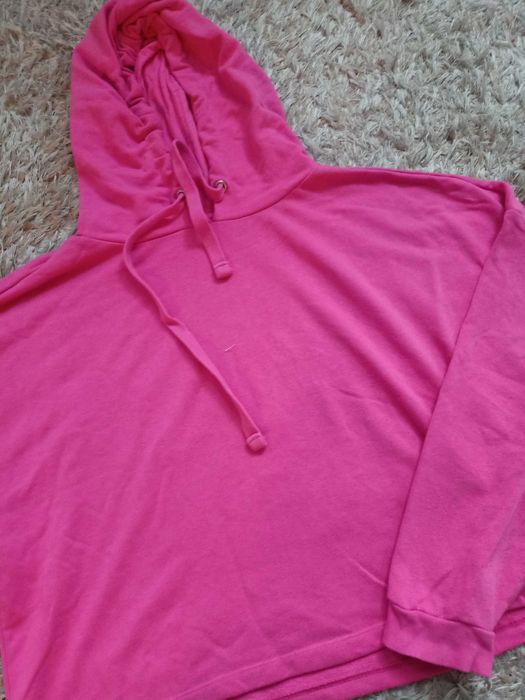 Różowa bluza oversize z kapturem