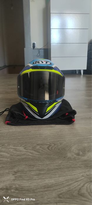 Vendo capacete novo marca KYT