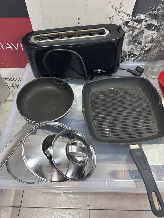 Varios utensílios de cozinha usados