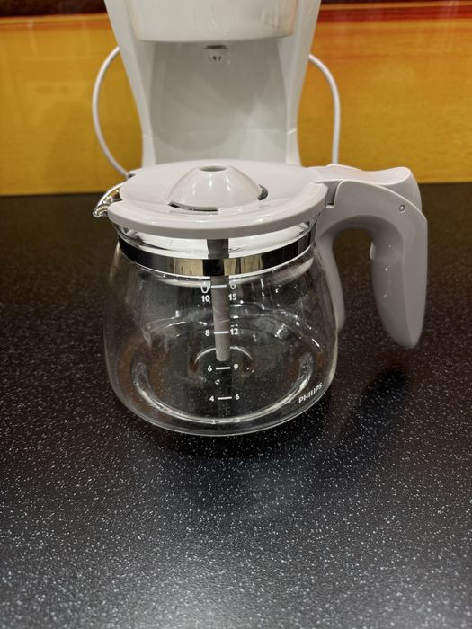 Продам кавоварку Philips HD7447/00