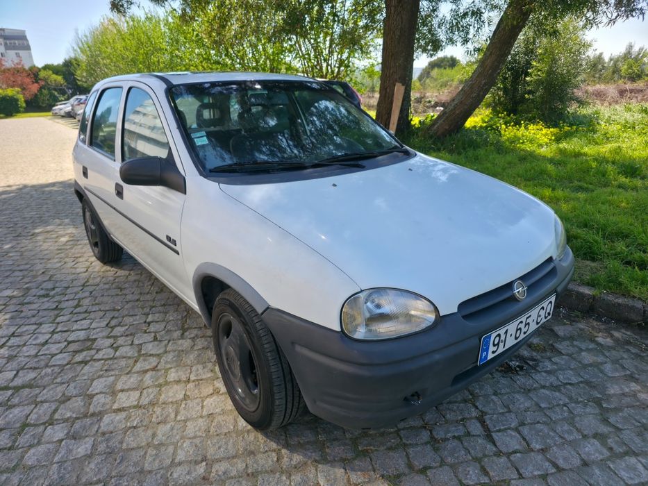 Opel corsa 1.5  1000€