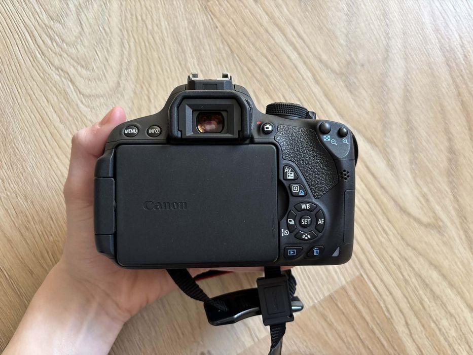 Aparat Canon 700 D. 12250 zdjęć