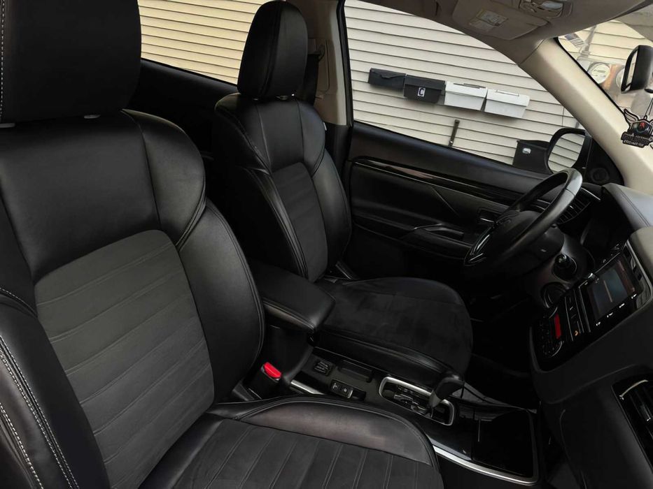 Mitsubishi Outlander      2019