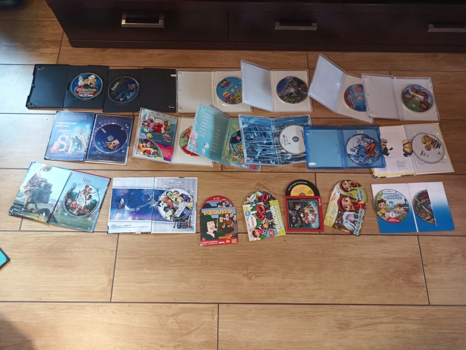 19 płyt DVD i CD bajki i filmy dziecięce