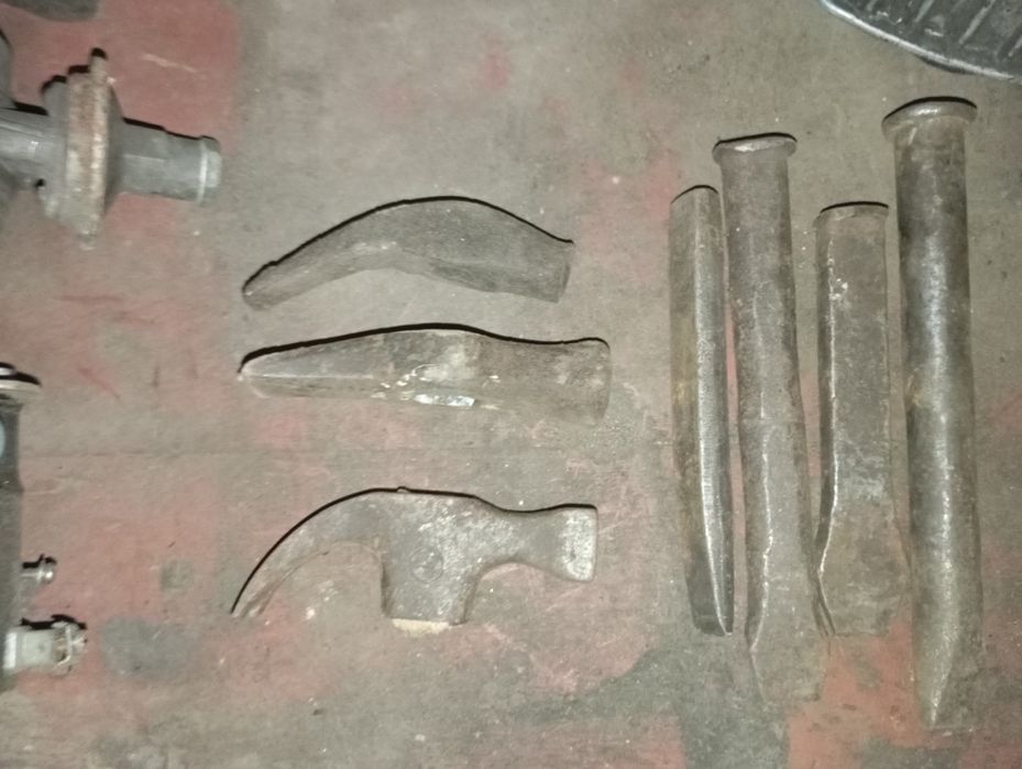 Продам зубило та молотки