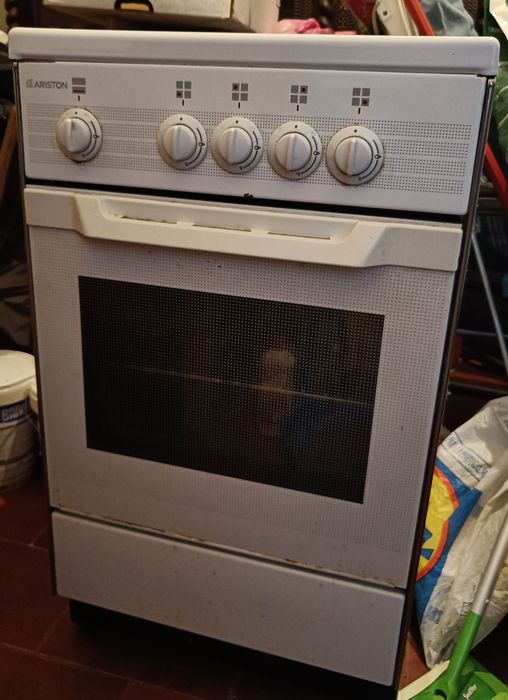 Fogão Ariston com forno (gás natural)