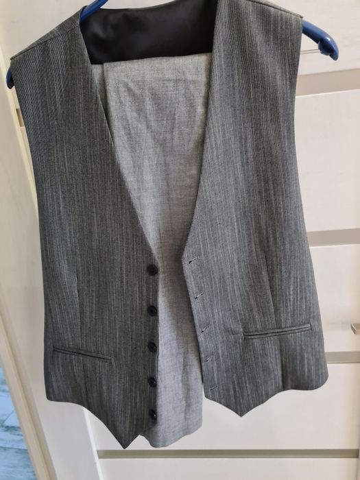 Жилет и брюки костюм