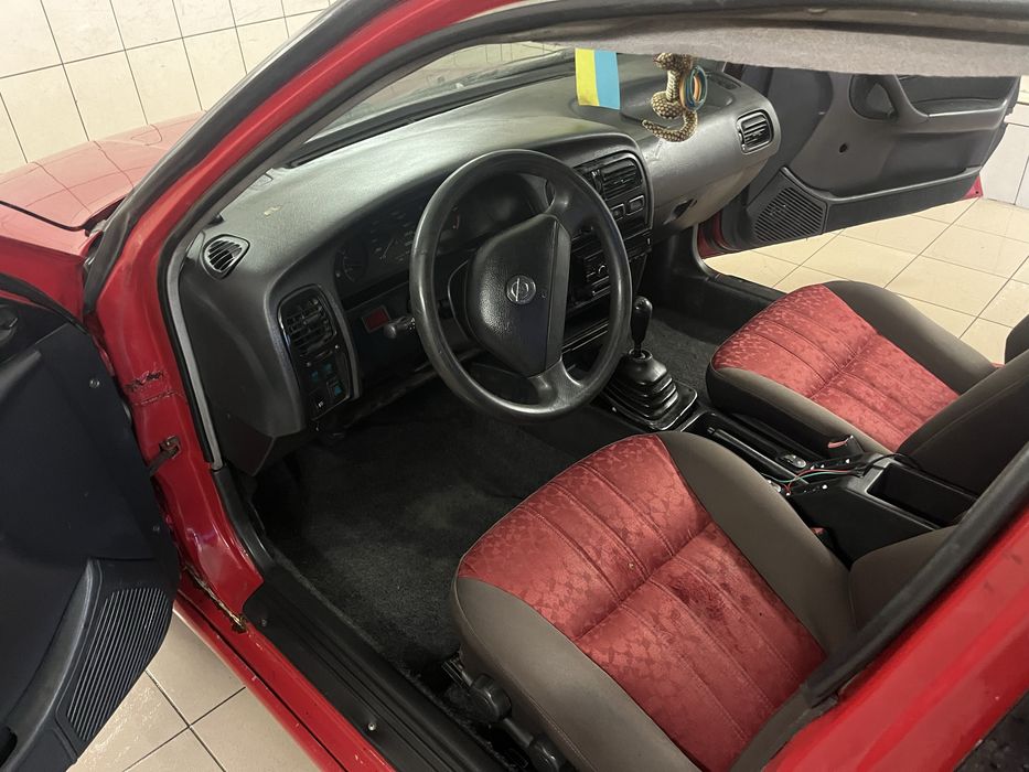 Nissan primera p10