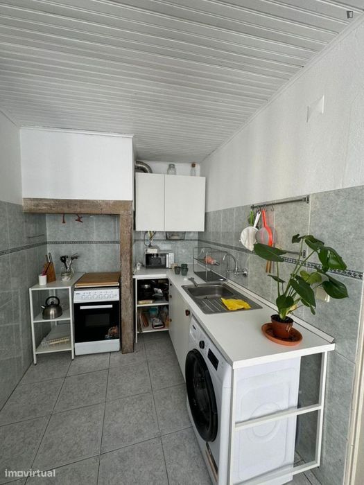 Quarto - localizado em Arroios Lisbon
